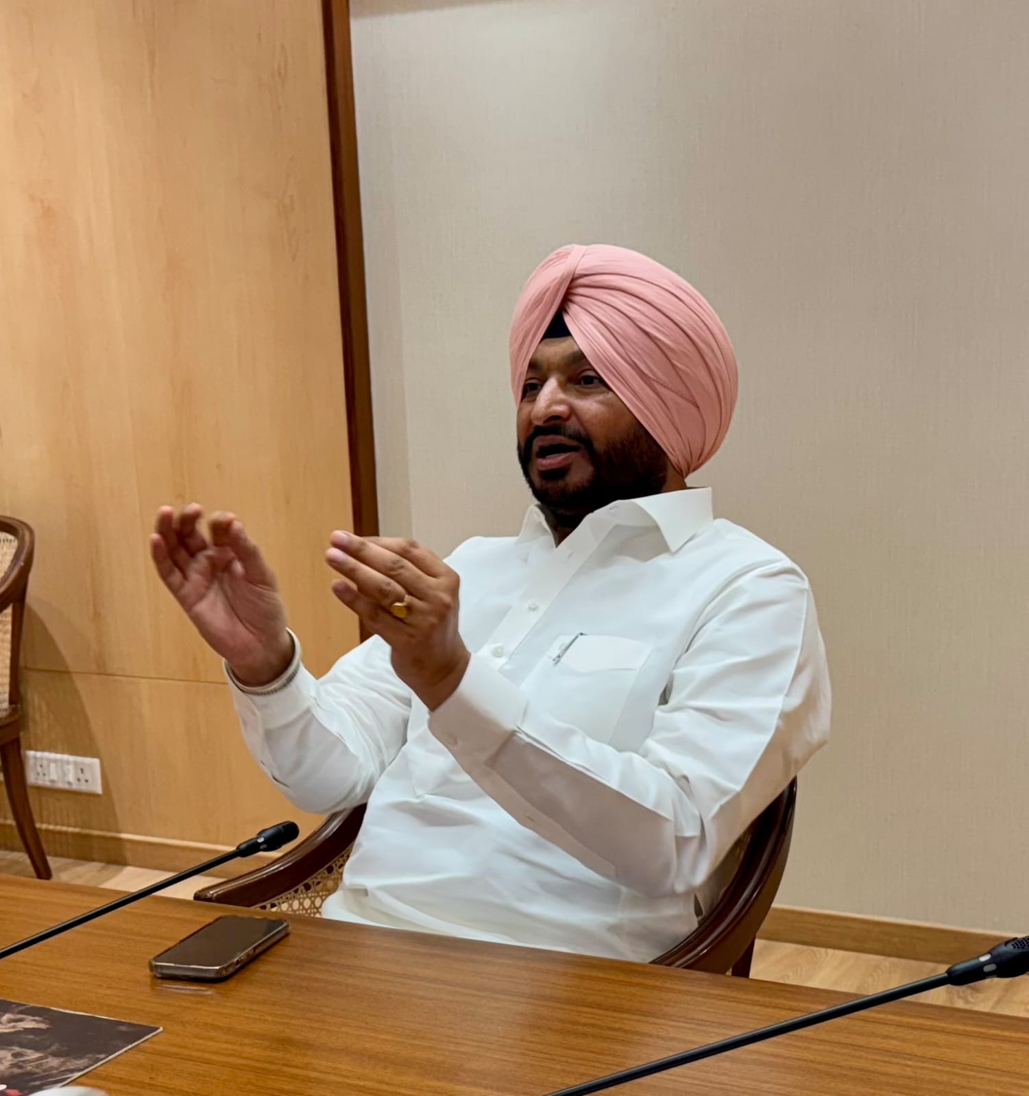 ਉੱਚ ਪੱਧਰੀ ਸਮੀਖਿਆ ਬੈਠਕ ‘ਚ ਚੰਡੀਗੜ੍ਹ ਰੇਲਵੇ ਸਟੇਸ਼ਨ ਦੇ ਨਵੀਨੀਕਰਨ ਪ੍ਰੋਜੈਕਟ ਦੀ ਸਮੀਖਿਆ