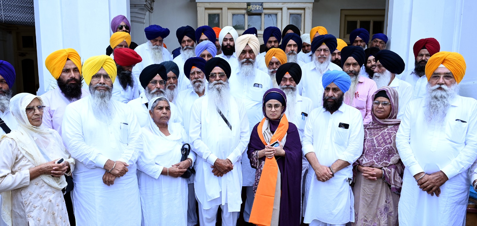 ਐਡਵੋਕੇਟ ਧਾਮੀ ਨੇ ਗੁਰਪ੍ਰੀਤ ਕੌਰ ਨੂੰ ਸਿੱਖੀ ਜਜ਼ਬੇ ਵਿਚ ਪਰਪੱਕ ਰਹਿਣ ਕਰਕੇ ਕੀਤਾ ਸਨਮਾਨਿਤ