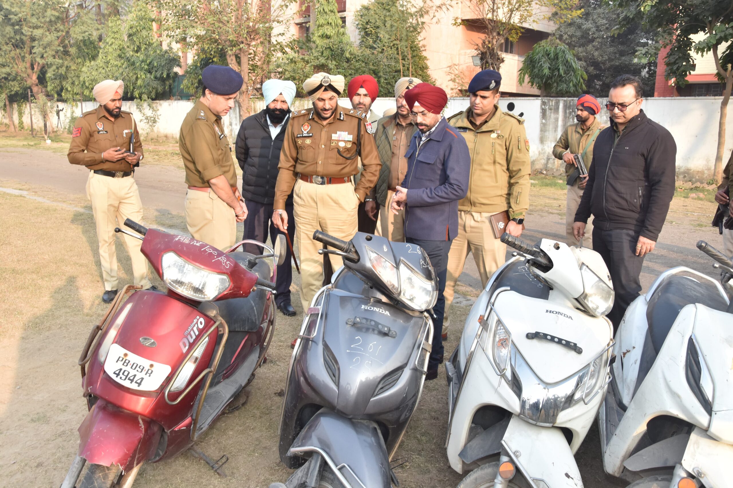 ਚੋ//ਰੀ ਹੋਏ ਮੋਟਰ ਸਾਇਕਲ ਪੁਲਿਸ ਨੇ ਲੱਭ ਕੇ ਕੀਤੇ ਵਾਪਿਸ