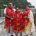 ਭਾਜਪਾ ਆਗੂ ਤਰੁਣ ਚੁੱਘ ਨੇ ਪਰਿਵਾਰ ਸਮੇਤ ਮਾਤਾ ਵੈਸ਼ਨੋ ਦੇਵੀ ਦੇ ਦਰਬਾਰ ਵਿੱਚ ਟੇਕਿਆ ਮੱਥਾ