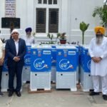 ਸ੍ਰੀ ਦਰਬਾਰ ਸਾਹਿਬ ਵਿਖੇ Bank of India ਵੱਲੋਂ ਸੰਗਤਾਂ ਦੀ ਸਹੂਲਤ ਲਈ 12 ਵਾਟਰ ਕੂਲਰ ਭੇਟ ਕਰਨ ਮੌਕੇ ਬੈਂਕ ਅਧਿਕਾਰੀਆਂ ਦਾ ਸਨਮਾਨ