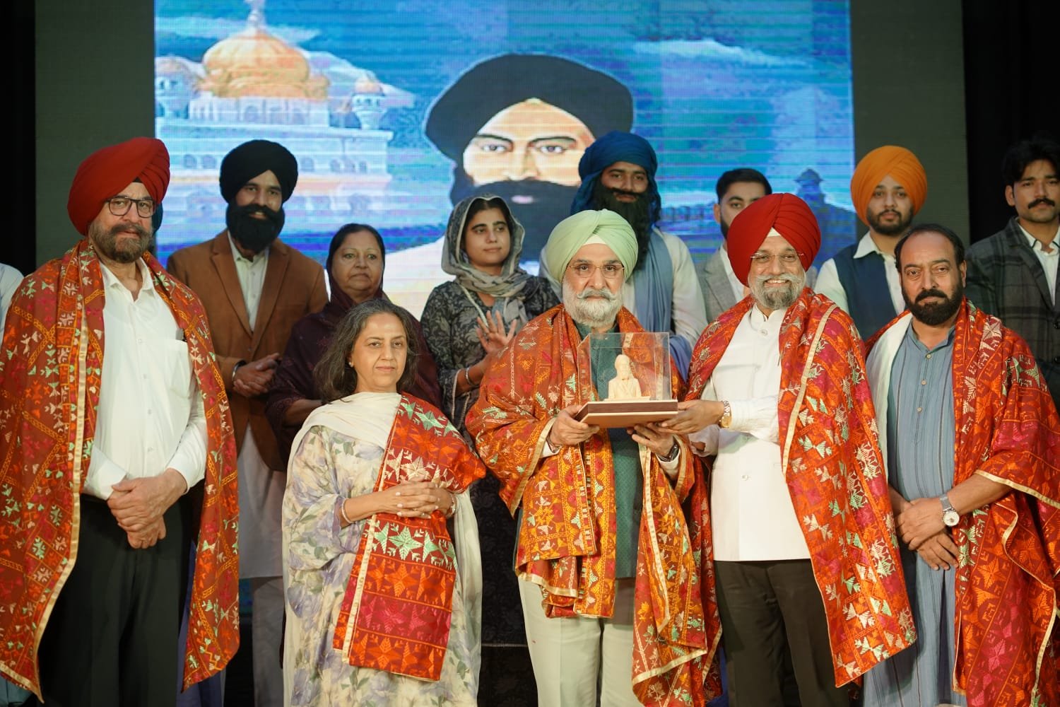 GNDU ਅੰਮ੍ਰਿਤਸਰ ਵਿਖੇ ਸ. ਤੇਜਾ ਸਿੰਘ ਸਮੁੰਦਰੀ ਦੀ 100ਵੀਂ ਸ਼ਹਾਦਤ ਵਰ੍ਹੇਗੰਢ ਮੌਕੇ ਨਾਟਕੀ ਪੇਸ਼ਕਾਰੀ ਦੌਰਾਨ ਦਿੱਲੀ ਦੇ ਲੈਫਟੀਨੈਂਟ ਗਵਰਨਰ ਤਰਨਜੀਤ ਸਿੰਘ ਸੰਧੂ