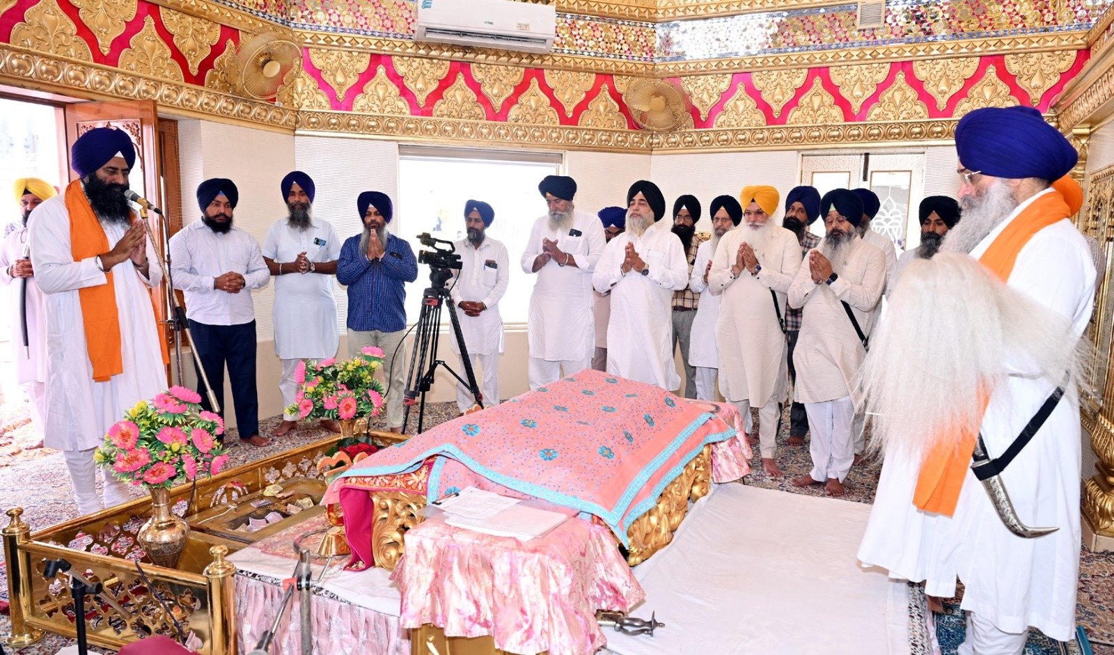 ਗੁਰਦੁਆਰਾ ਸ਼ਹੀਦ ਬਾਬਾ ਗੁਰਬਖ਼ਸ਼ ਸਿੰਘ ਜੀ ਵਿਖੇ ਭਾਈ ਸੁੱਖਾ ਸਿੰਘ ਮਾੜੀ ਕੰਬੋਕੇ ਤੇ ਭਾਈ ਮਹਿਤਾਬ ਸਿੰਘ ਮੀਰਾਂਕੋਟ ਵੱਲੋਂ ਮੱਸੇ ਰੰਘੜ ਨੂੰ ਸੋਧਣ ਦੀ ਯਾਦ ’ਚ ਕਰਵਾਏ ਗੁਰਮਤਿ ਸਮਾਗਮ ਦਾ ਦ੍ਰਿਸ਼।