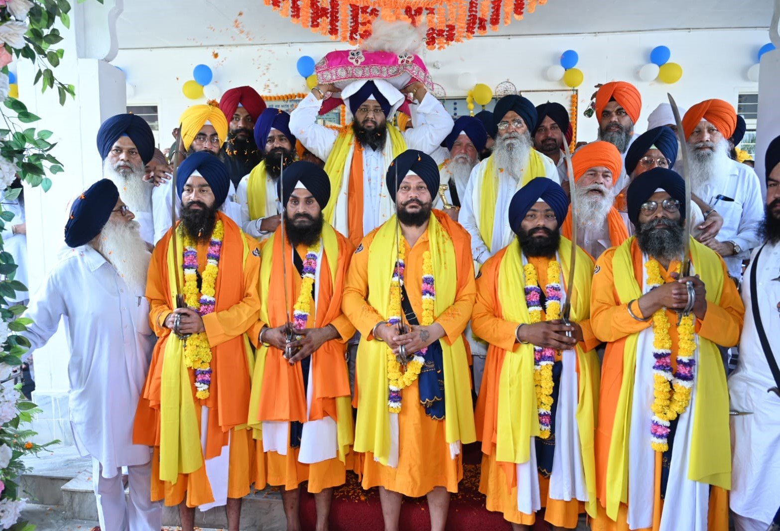 ਬਰਨਾਲਾ ਤੋਂ ਅਗਲੇ ਪੜਾਅ ਲਈ ਰਵਾਨਾ ਹੁੰਦਾ ਮੀਰੀ-ਪੀਰੀ ਖਾਲਸਾ ਮਾਰਚ ਅਤੇ ਧਾਰਮਿਕ ਸ਼ਖ਼ਸੀਅਤਾਂ
