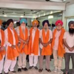 ਵਿਧਾਇਕ ਡਾ. ਇੰਦਰਬੀਰ ਸਿੰਘ ਨਿੱਜਰ ਵੱਲੋਂ ਮੁਫ਼ਤ ਮੈਗਾ ਮੈਡੀਕਲ ਕੈਂਪ ਦੇ ਸਮਾਜ ਸੇਵੀਆਂ ਅਤੇ ਮੈਡੀਕਲ ਟੀਮ ਦਾ ਸਨਮਾਨ ਕਰਦੇ ਹੋਏ