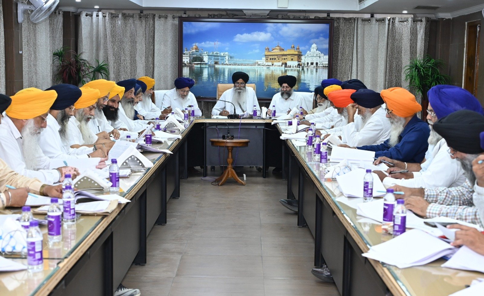 ਐਡਵੋਕੇਟ ਹਰਜਿੰਦਰ ਸਿੰਘ ਧਾਮੀ ਅੰਤ੍ਰਿੰਗ ਕਮੇਟੀ ਦੀ ਮੀਟਿੰਗ ਦੌਰਾਨ ਸ੍ਰੀ ਅਨੰਦਪੁਰ ਸਾਹਿਬ ਮਾਮਲੇ ਦੀ CBI ਜਾਂਚ ਦੀ ਮੰਗ ਕਰਦੇ ਹੋਏ