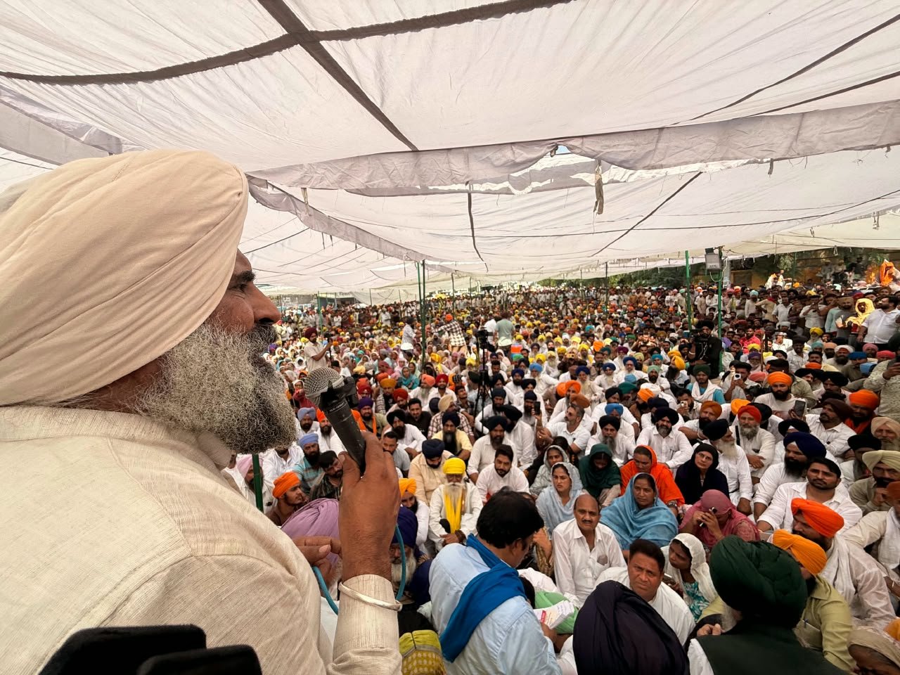 ਮਾਨਸਾ ਵਿੱਚ ਪਰਵਿੰਦਰ ਸਿੰਘ ਝੋਟਾ ਕਤਲ ਮਾਮਲੇ ਵਿੱਚ ਇਨਸਾਫ਼ ਦੀ ਮੰਗ ਕਰਦੇ ਹੋਏ ਕਾਂਗਰਸ ਪ੍ਰਧਾਨ ਪਰਗਟ ਸਿੰਘ।